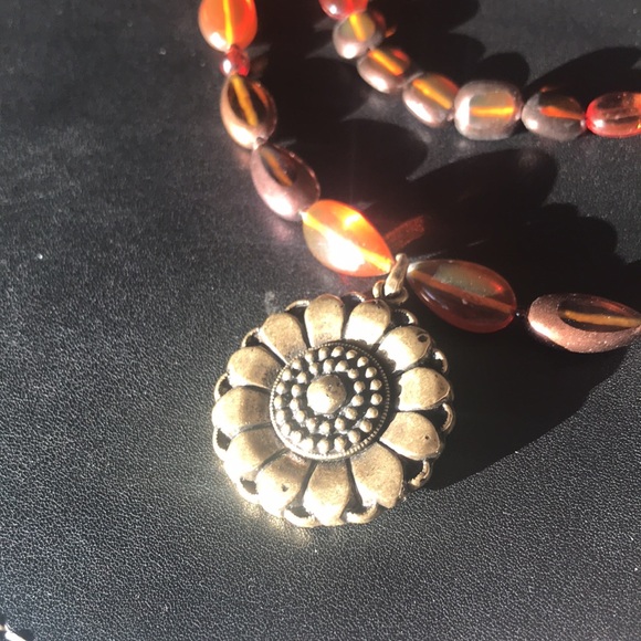 Vintage Brass & Amber styled Lc Necklace/earrings with a pendant.(SKU 200) - Picture 4 of 10